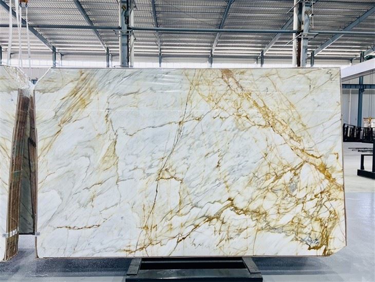 CALACATTA GOLD SLAB